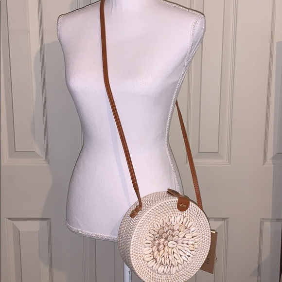 Handbags - New! Balinese Shells & Ata Grass Crossbody/Clutch